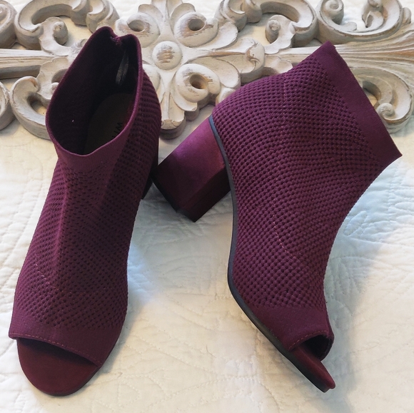 White Mountain Shoes - White Mountain plum booties.